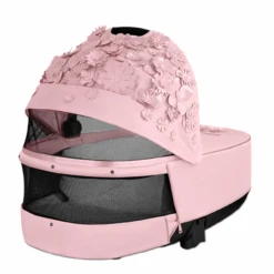 Cybex PRIAM Carry Cot - Simply Flowers -Travel Tots Outlet Store 521001345 4 CYBEX Priam LuxCarryCot SimplyFlowers PB Mesh 63012.1677618297