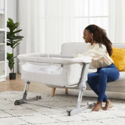 Unilove HugMe Plus Bedside Bassinet 19 Unilove HugMe Plus Bedside Bassinet -Travel Tots Outlet Store Unilove Hug Me 4 07096.1638410213